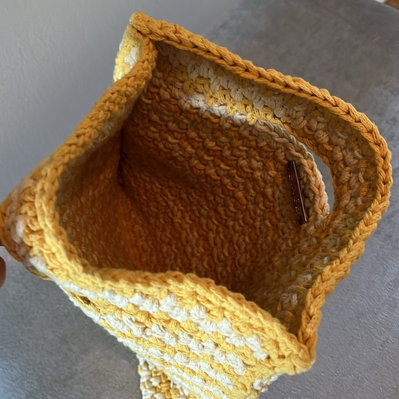 Pretty Woven Clutch, full size, fold over. - Picture 3 of 3